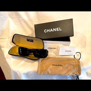Chanel women’s vintage quilted sunglasses